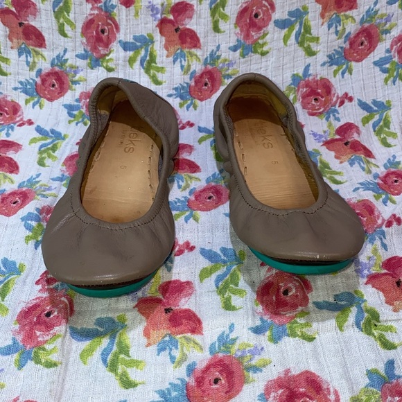 Size 7 Taupe Tieks - Picture 2 of 8